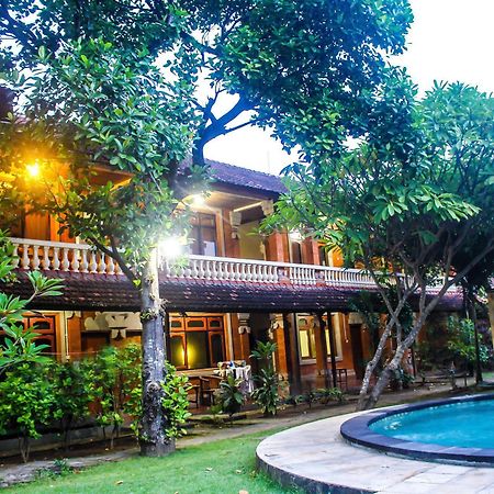 Budhi beach inn Kuta Lombok Exterior foto