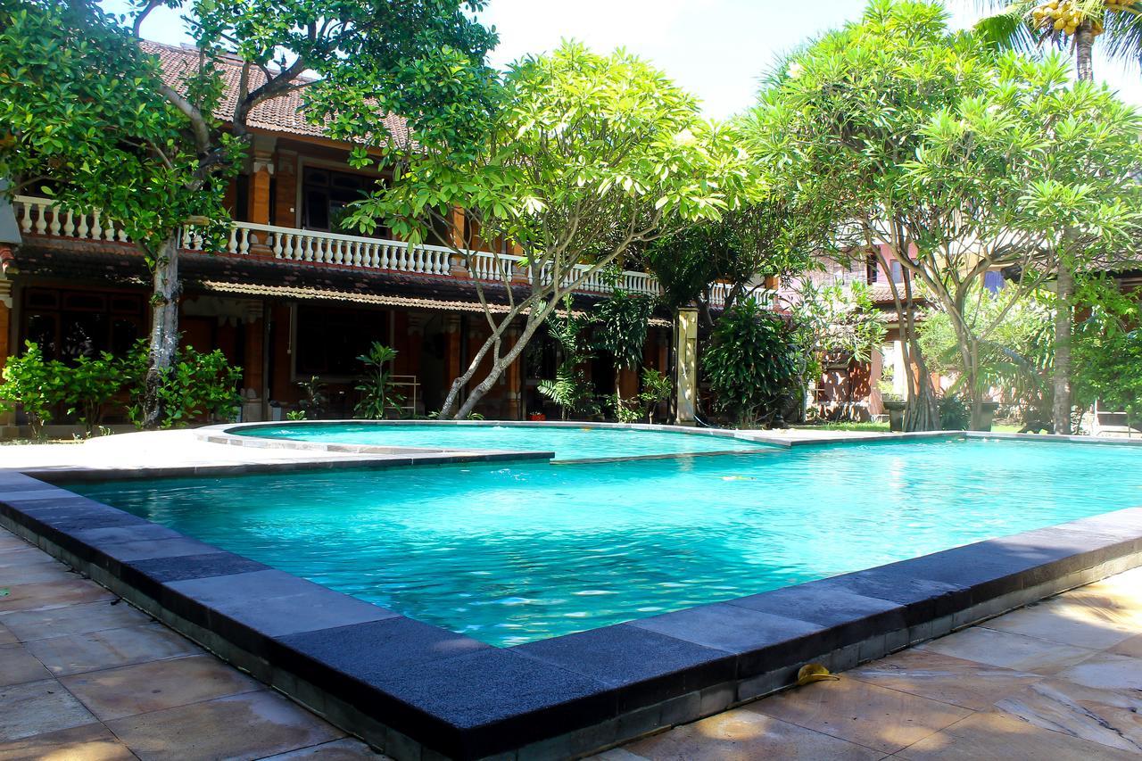 Budhi beach inn Kuta Lombok Exterior foto